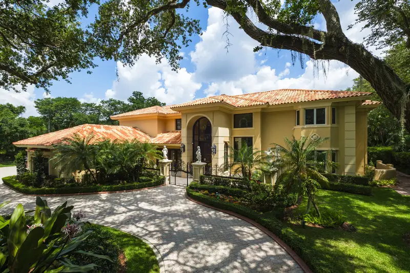 Residential landscape installation and maintenance for luxury estates Residential landscape installation and maintenance for luxury estates